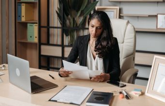 12 Tips for Choosing the Right Criminal Defense Attorney Home