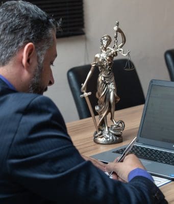 How to Choose the Best IP Attorney in Florida: A Guide How to Choose the Best IP Attorney in Florida: A Guide
