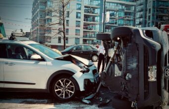 Small Crash vs. Big Claim: When to Call a St. Louis Car Accident Lawyer Home