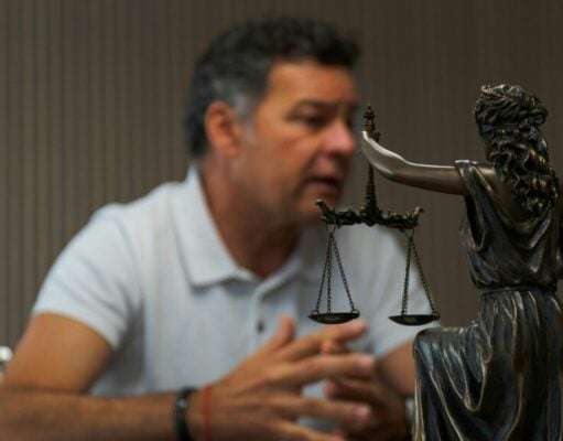 Your Freedom Deserves More Than a Handshake: Choosing a Los Angeles Criminal Defense Lawyer